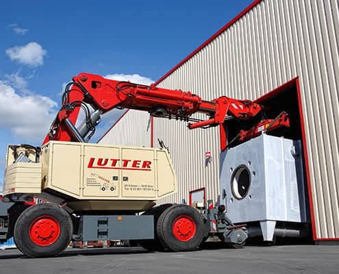 Lutter Spedition NRW - Betriebsumzüge - Maschinentransport - Logistik - Verladung einer Maschine