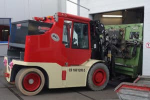 Lutter Spedition NRW - Betriebsumzüge - Maschinentransport - Logistik - Abbau einer Maschine