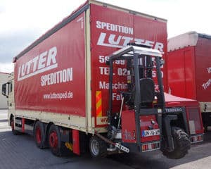 Lutter Spedition NRW - Betriebsumzüge - Maschinentransport - Logistik - Mitnahmestapler für Verladung